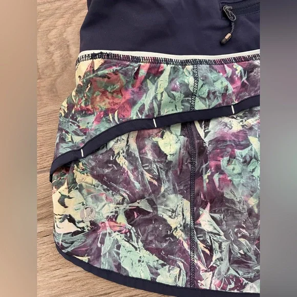 Lululemon Speed Up Shorts 2.5” - Picture 4 of 10